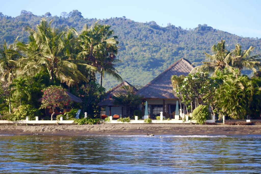 Villa Surgawi Lovina  Exterior photo