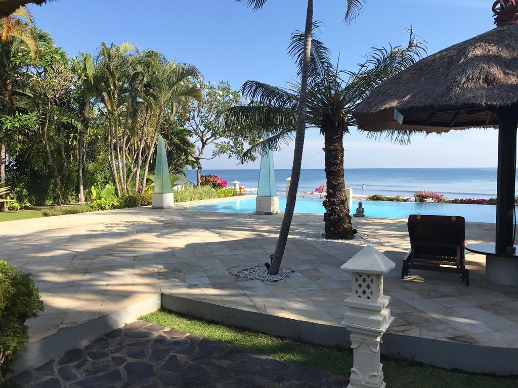 Villa Surgawi Lovina  Exterior photo