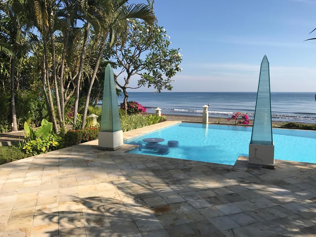Villa Surgawi Lovina  Exterior photo