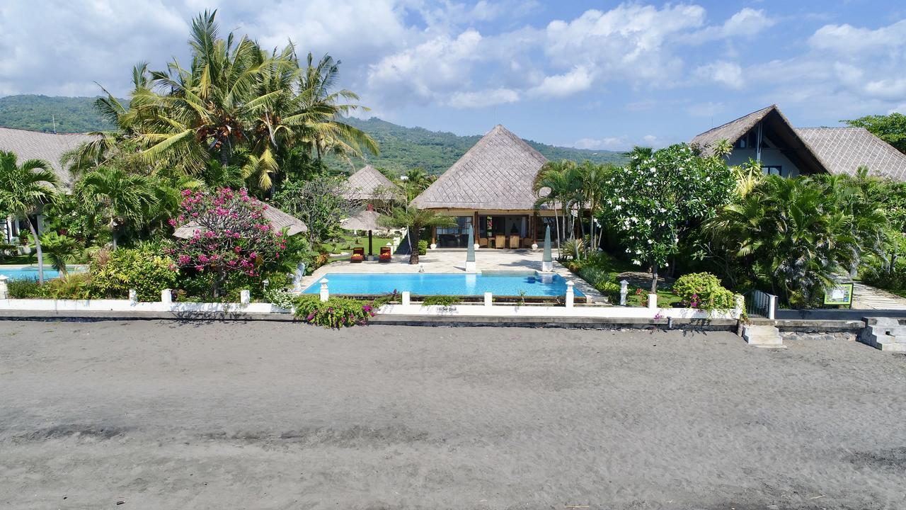 Villa Surgawi Lovina  Exterior photo